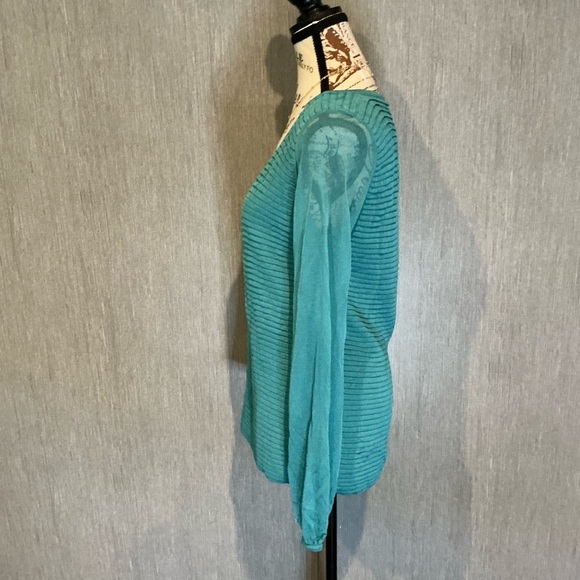 Escada Green Cardigan V-Neck Sweater Italian Size 36- In US Size Small/6 - Picture 3 of 11